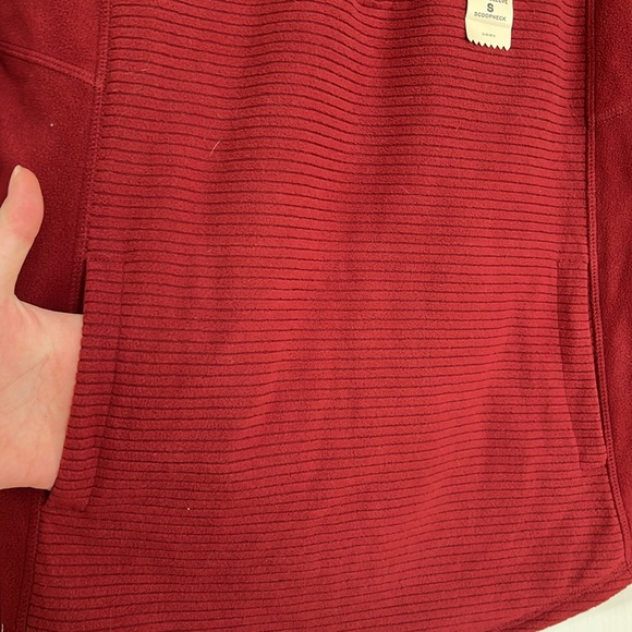 St. John’s Bay Long sleeve scoop neck fleece quarter zip - Picture 4 of 5